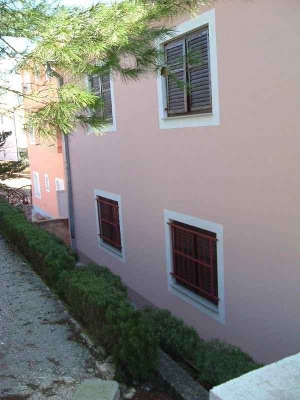 Zweifamilienhaus in Hanglage mit sehr guter Meersicht in bevorzugter