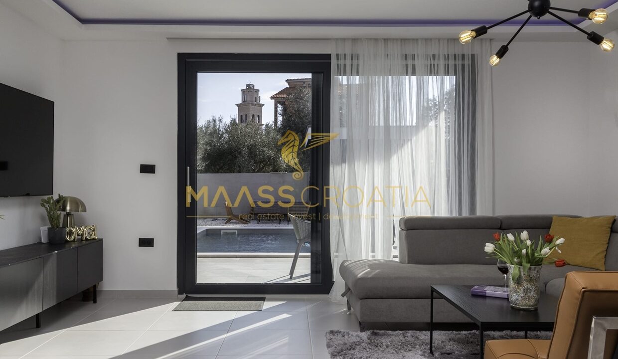 villa-m-premantura-living-room2