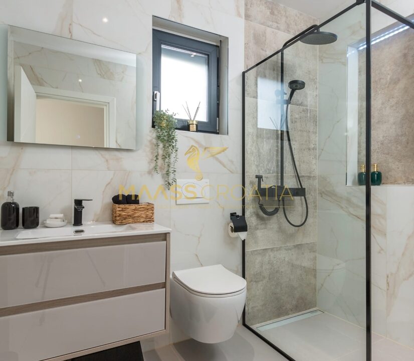 villa-m-premantura-botanical-bathroom