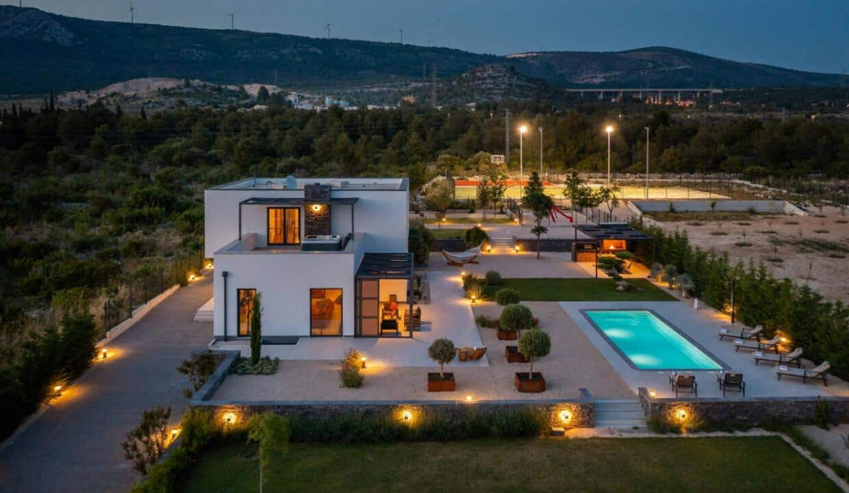 Erstaunliches modernes Haus bei Sibenik