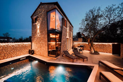 Neue moderne Villa aus Stein in der Region Zadar