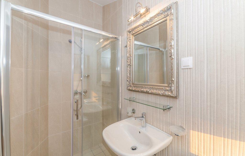 Weißes Steinjuwel in Novalja – Insel Pag