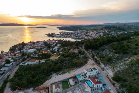 Neue moderne Villa mit Meerblick in der Nähe von Šibenik