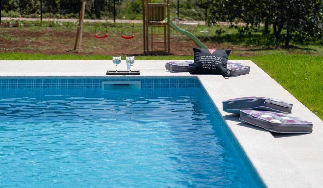 Moderne Villa mit Extra-Grundstück - Tinjan, Region Istrien