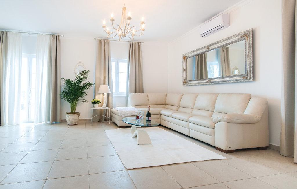 Weißes Steinjuwel in Novalja – Insel Pag