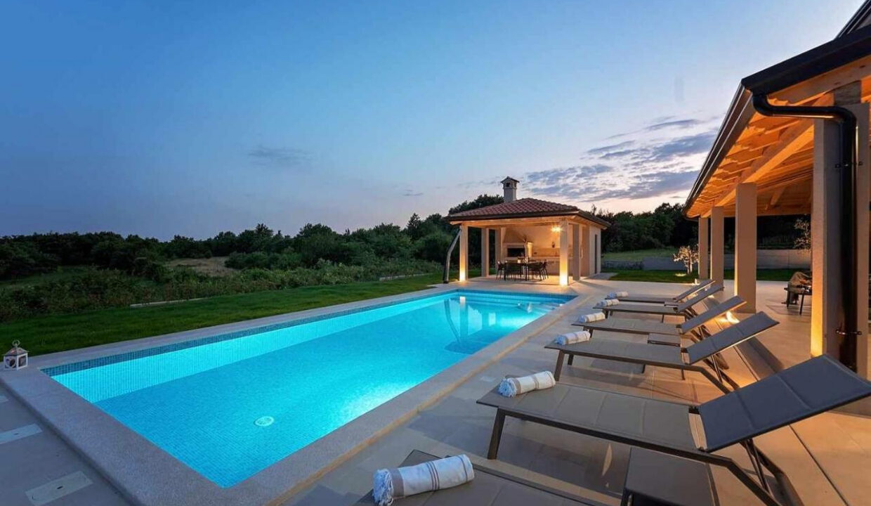 Moderne Villa mit Extra-Grundstück - Tinjan, Region Istrien