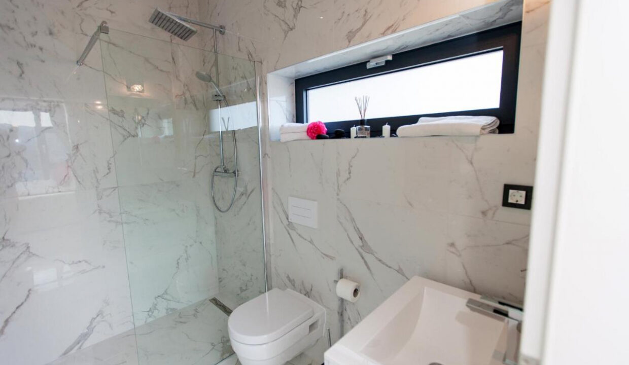 Villa im geometrischen Stil mit atemberaubendem Blick - Crikvenica