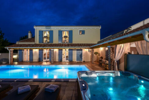 Luxuriöse Villa mit einem Tennisplatz - Novigrad, Gespanschaft Zadar