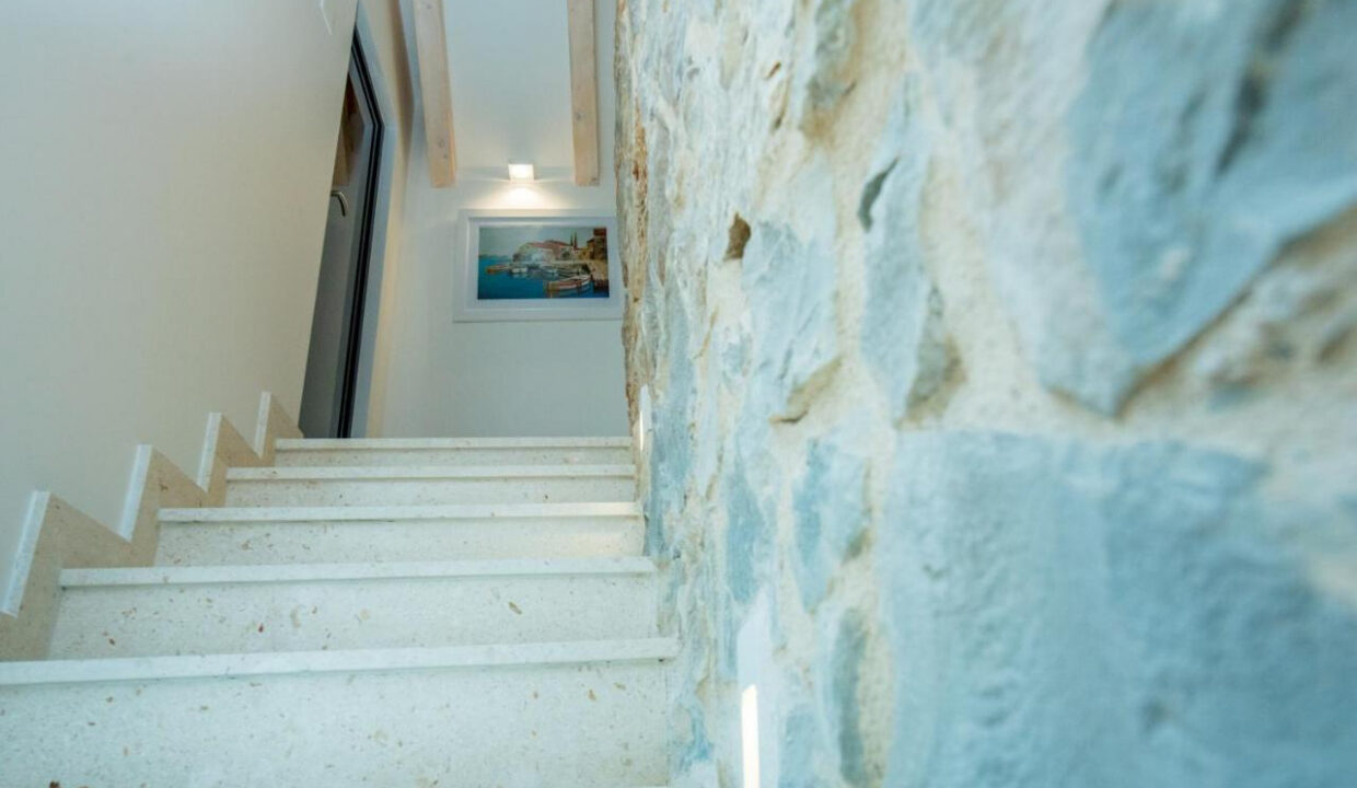 Rustikale Doppelhaushälfte - Kastel Luksic