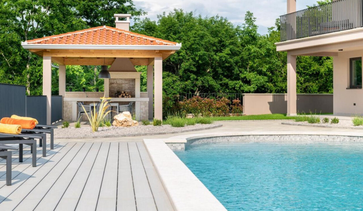 Neue moderne Villa mit traditionellem Charakter - Labin, Istra