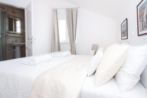 Weißes Steinjuwel in Novalja – Insel Pag