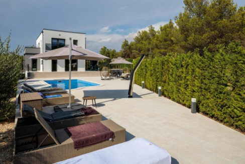 Neues Haus in der Nähe von Šibenik