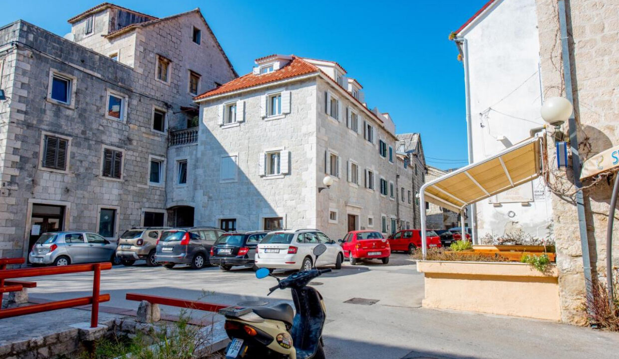 Rustikale Doppelhaushälfte - Kastel Luksic