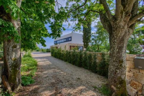 Zeitgenössische Oase, ein luxuriöser moderner Villenrückzugsort, Region Pore?