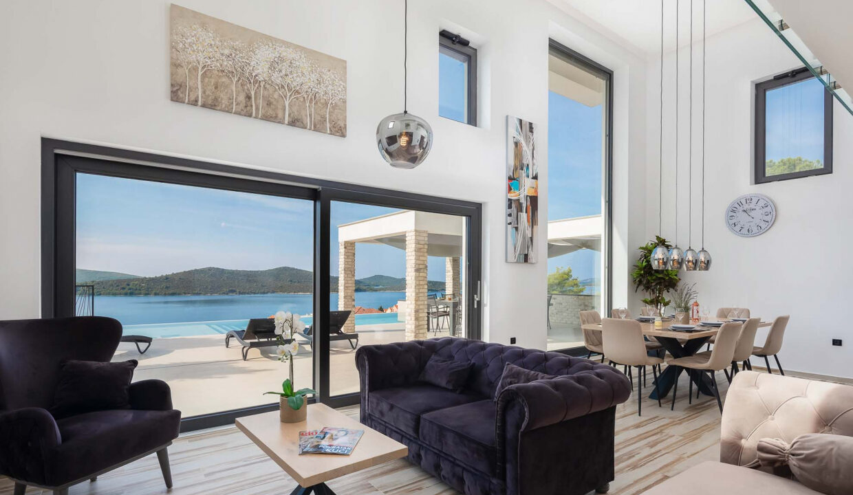 Neue moderne Villa mit Meerblick in der Nähe von Šibenik