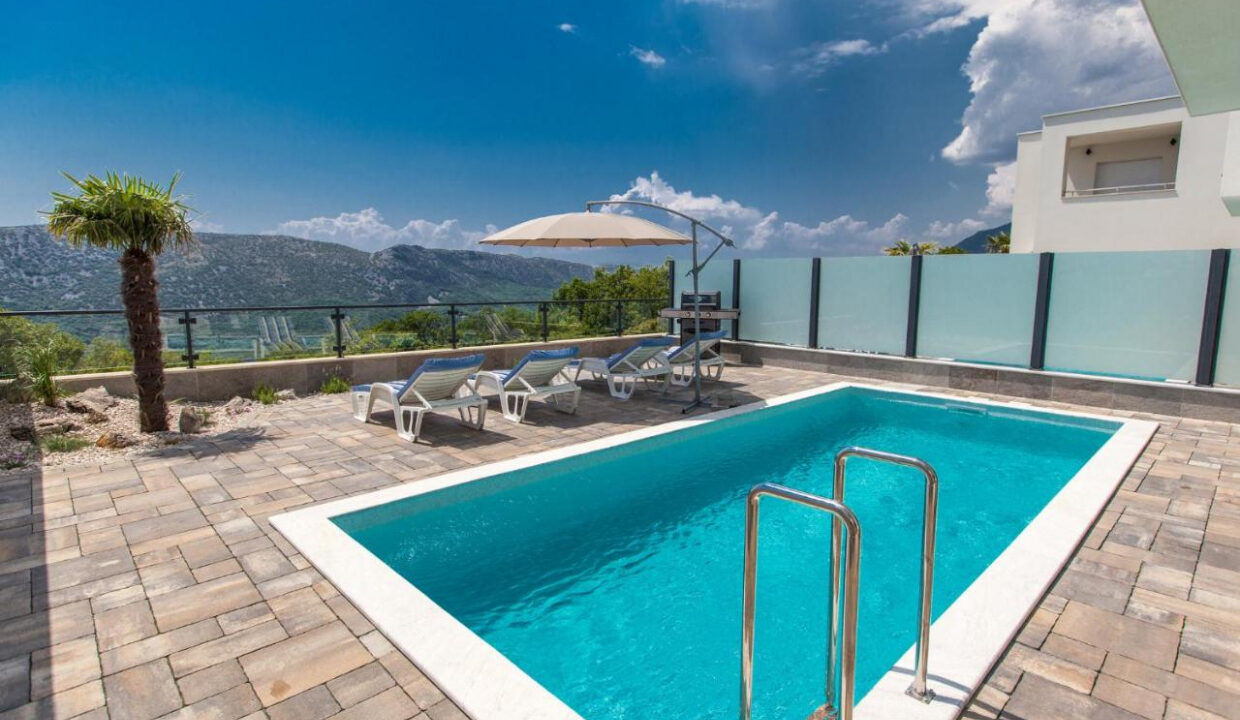 Villa im geometrischen Stil mit atemberaubendem Blick - Crikvenica