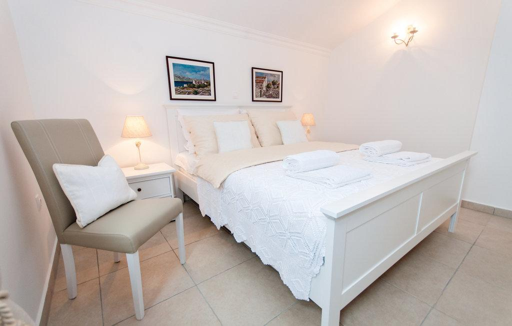 Weißes Steinjuwel in Novalja – Insel Pag