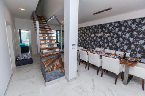 Villa im geometrischen Stil mit atemberaubendem Blick - Crikvenica