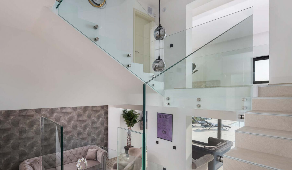 Neue moderne Villa mit Meerblick in der Nähe von Šibenik