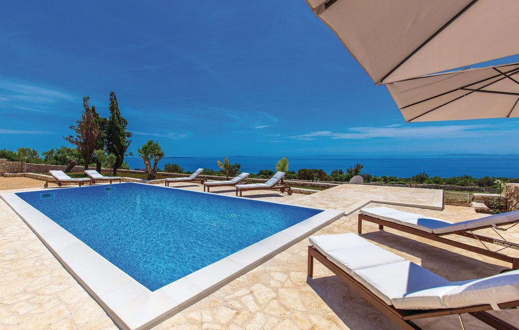 Weißes Steinjuwel in Novalja – Insel Pag