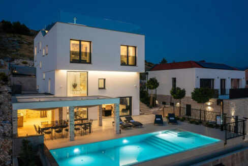 Neue moderne Villa mit Meerblick in der Nähe von Šibenik