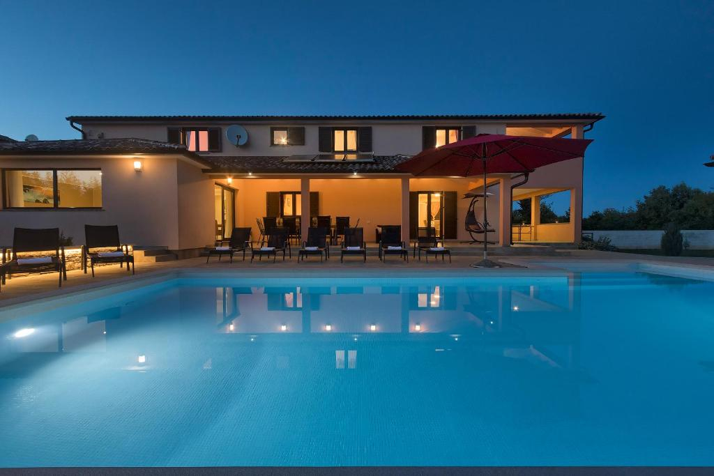 Wunderschöne moderne Villa - Rojnici, Region Istra