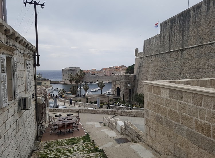 Haus mit Restaurant - Blick auf die Altstadt von Dubrovnik