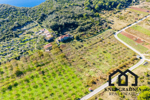 Erstaunliche handgefertigte Steinvilla auf der Insel Sipan