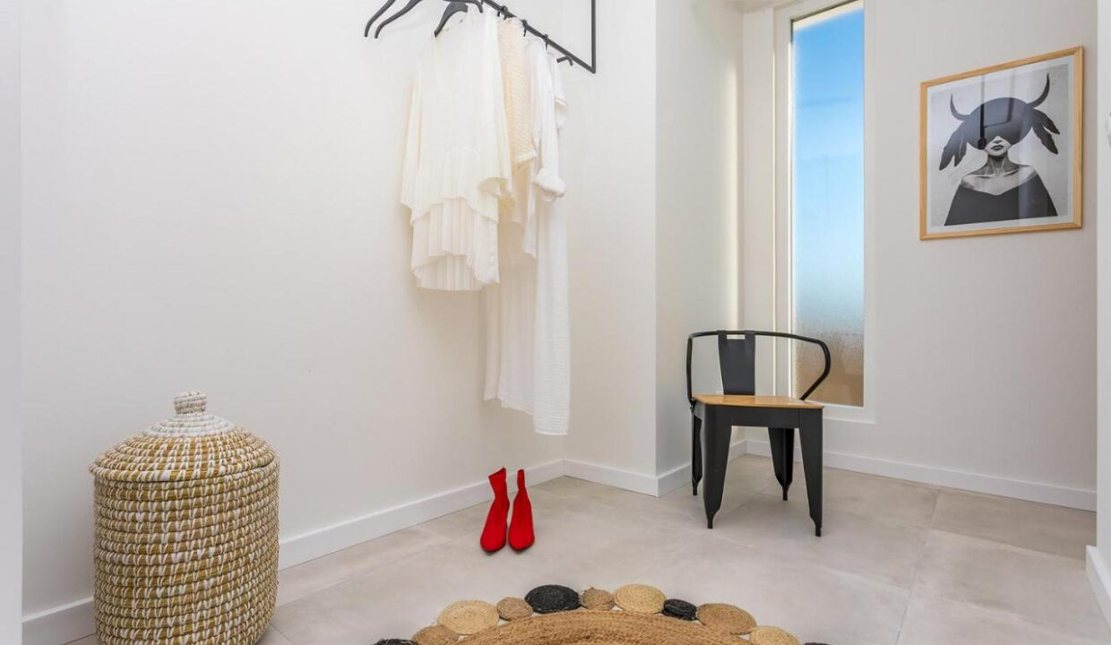 Wunderschöne weiße Villa bei Omis