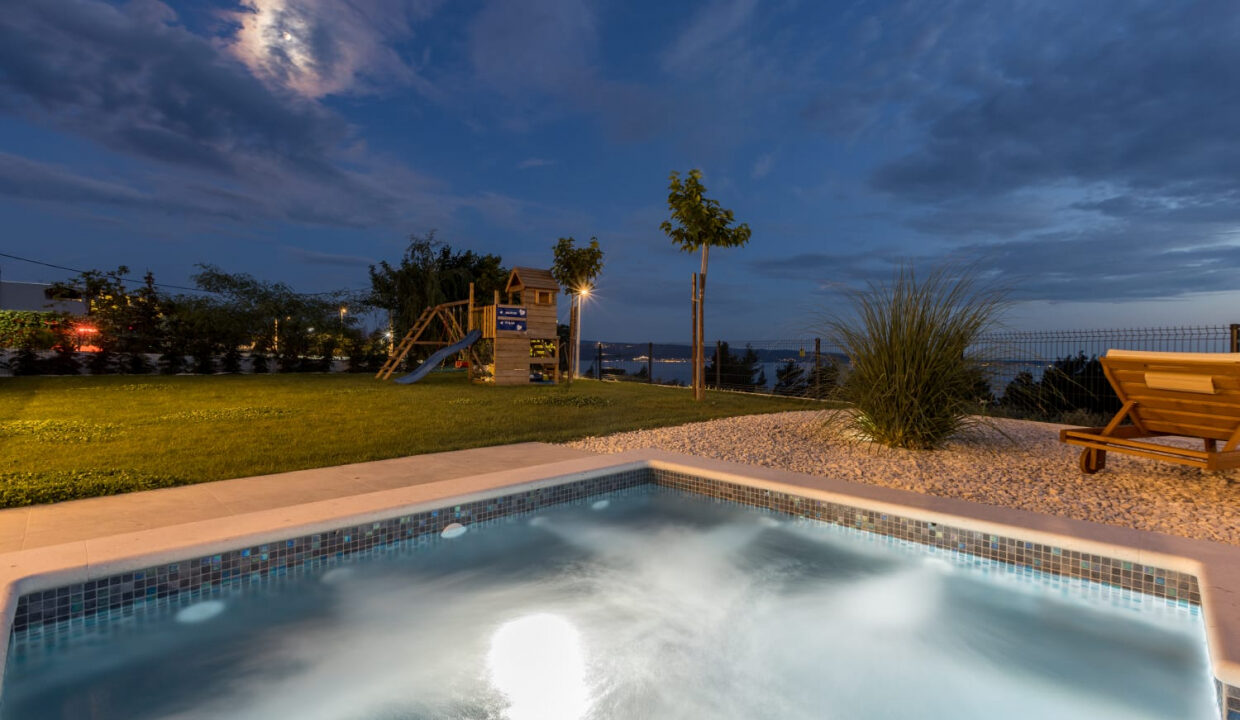 Neues Meerblick-Ferienhaus Podstrana