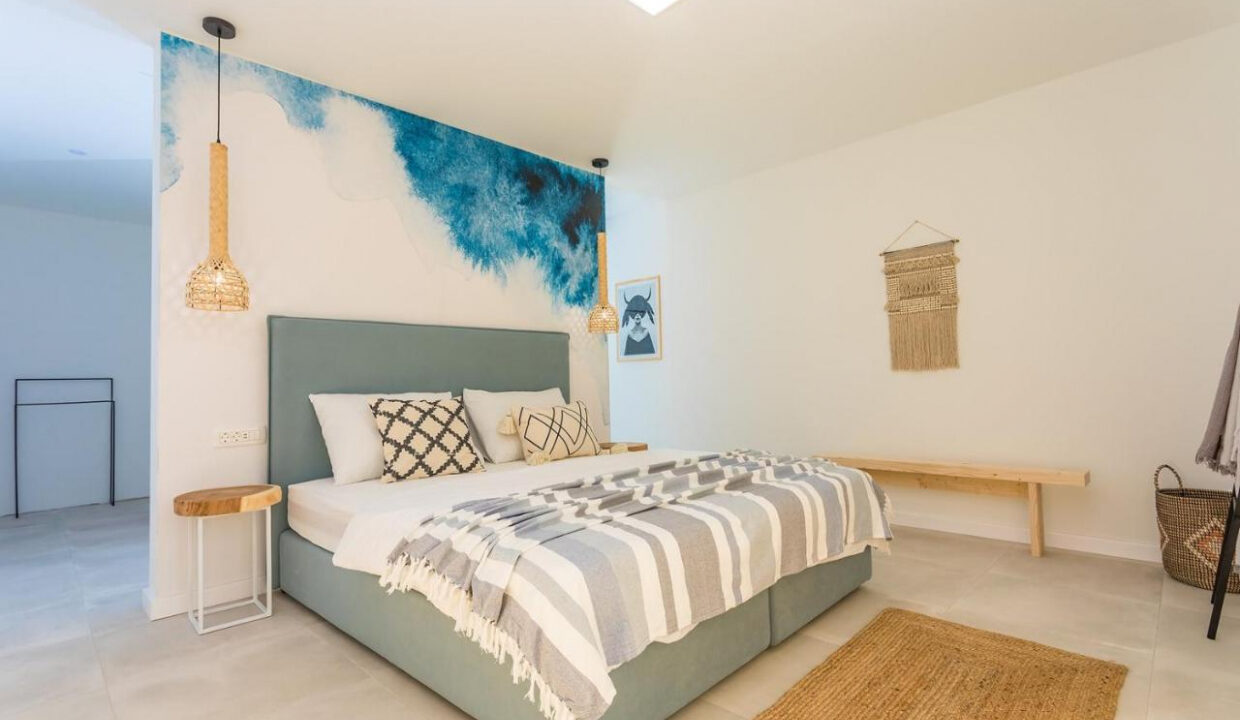 Wunderschöne weiße Villa bei Omis