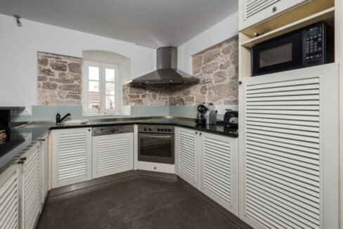 Steinvilla im Kolonialstil - Drvenik Mali, Split