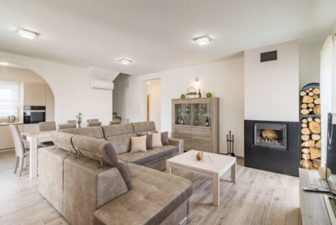 Atemberaubende zweistöckige Villa - Region Pula