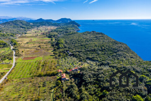 Erstaunliche handgefertigte Steinvilla auf der Insel Sipan