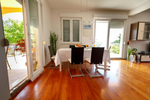 Haus mit Meerblick in Kastel Sucurac