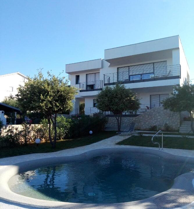 Erstaunliche Villa direkt am Meer auf der Insel Rab