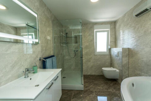 Neues Ferienhaus in der Nähe von Sibenik