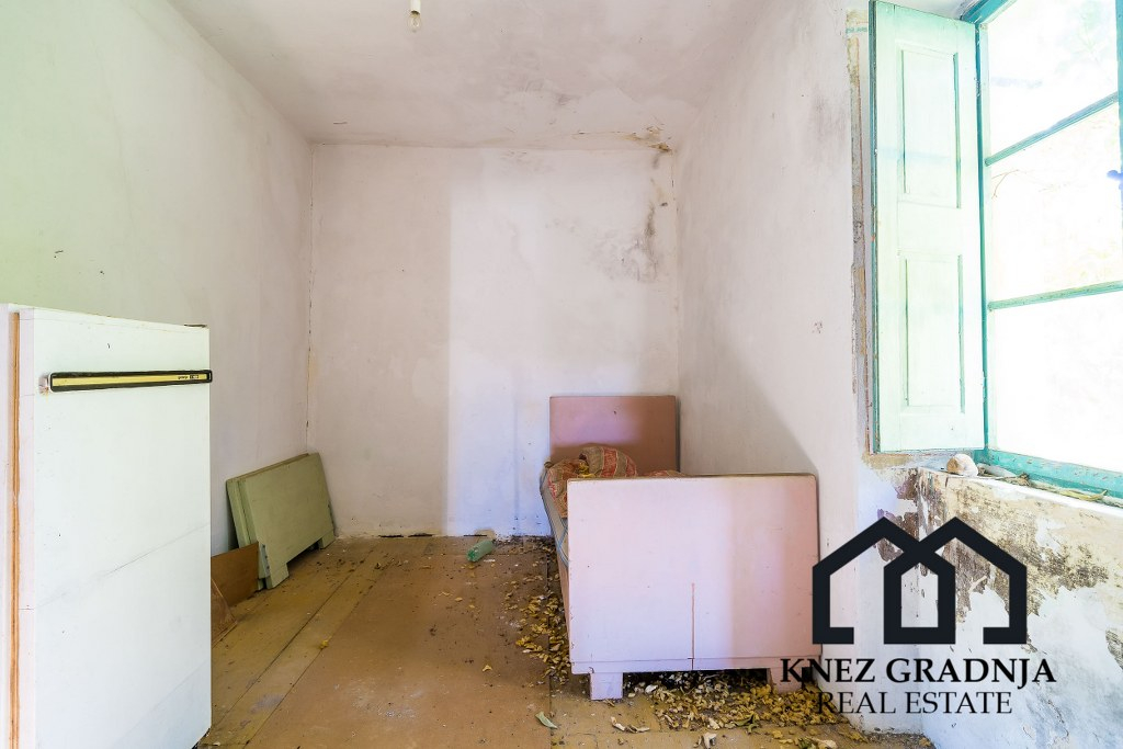 Erstaunliche handgefertigte Steinvilla auf der Insel Sipan