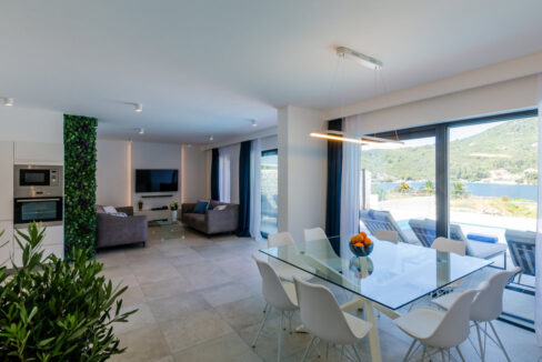 Weiße Villa am Meer mit extra Grundstück - Dubrovnik