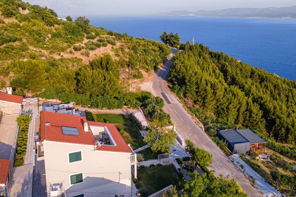 Steinhaus mit Meerblick in Omis