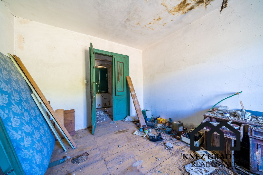 Erstaunliche handgefertigte Steinvilla auf der Insel Sipan