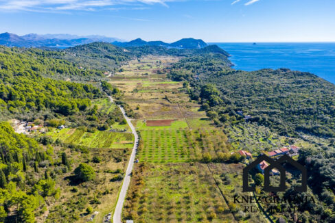 Erstaunliche handgefertigte Steinvilla auf der Insel Sipan