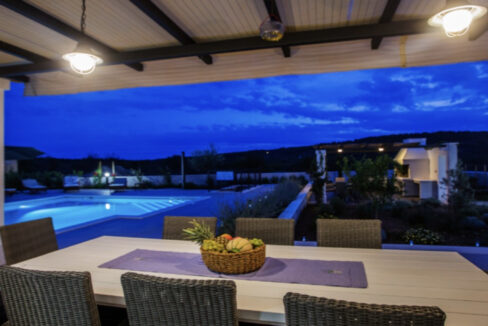 Neues modernes Haus auf der Insel Solta