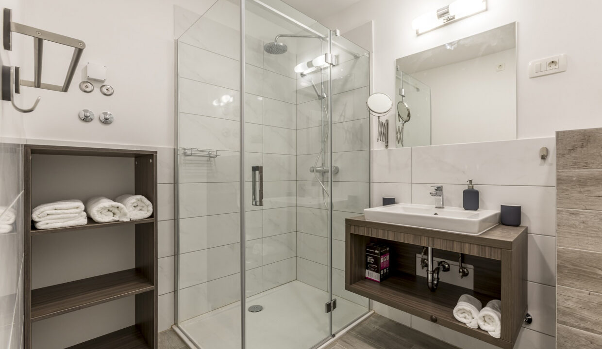 Steinhaus mit Meerblick in Omis