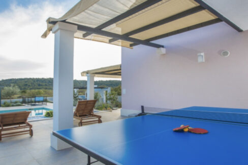 Neues modernes Haus auf der Insel Solta