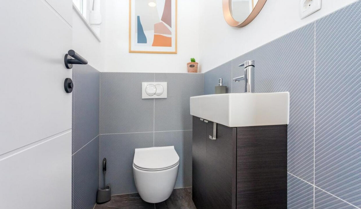 Wunderschöne weiße Villa bei Omis