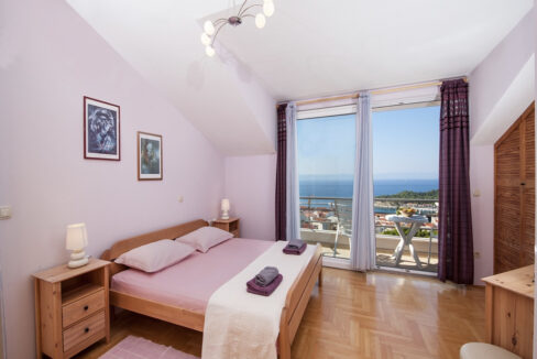 Haus mit Garten und Meerblick in Makarska