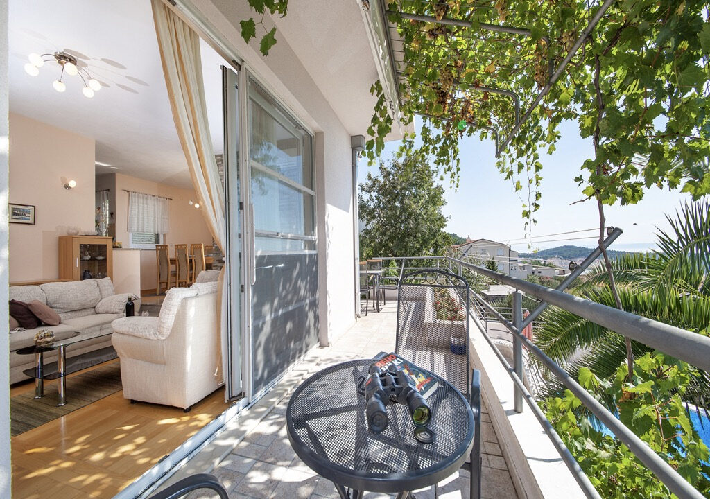 Haus mit Garten und Meerblick in Makarska