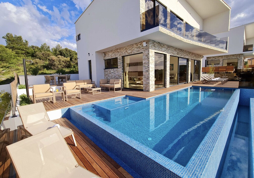 Neue Villa mit Meerblick, Rogoznica