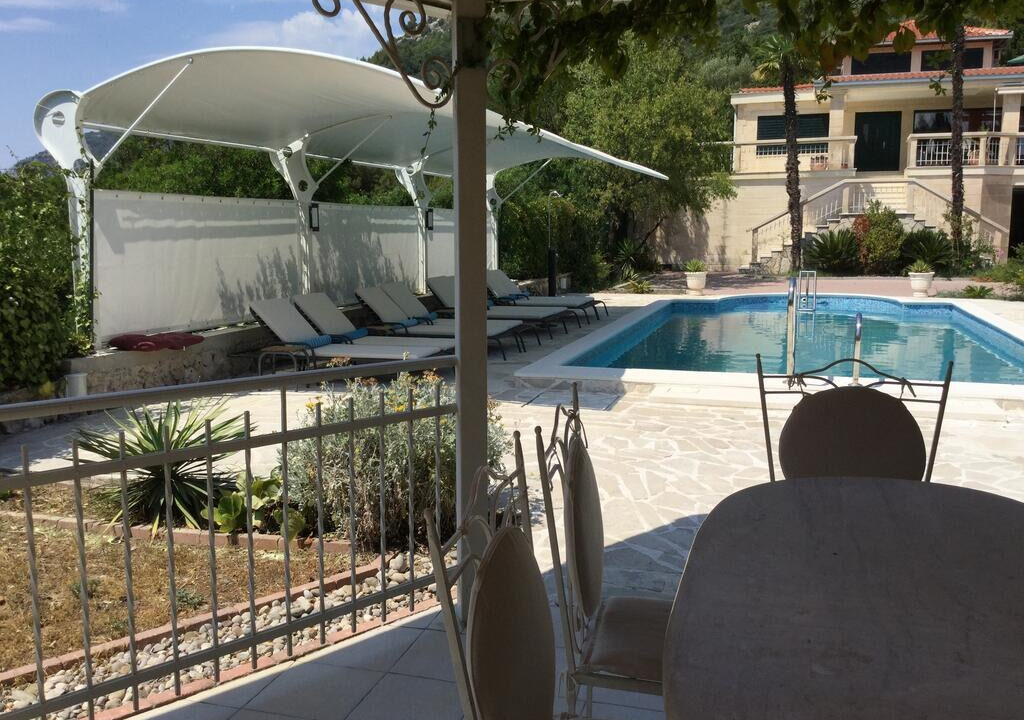 Imperial Style Villa mit Schwimmbad - Dorf Klek